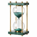 Dekorative Sanduhr mit grünem Sand und Goldrahmen